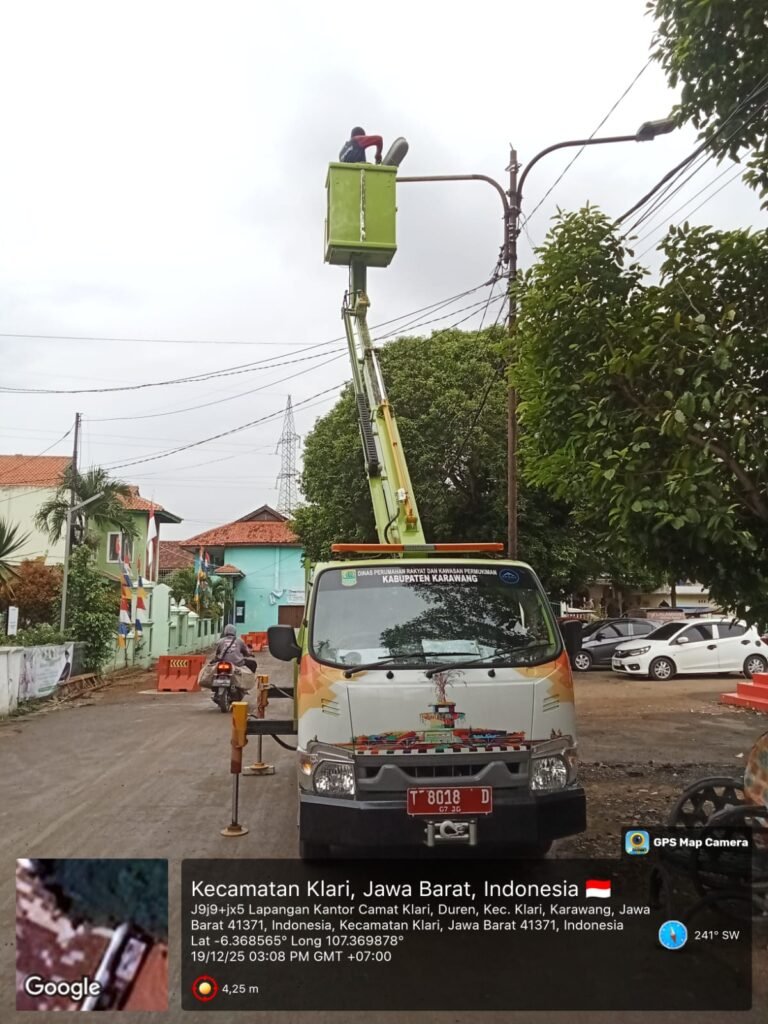 Bidang PSU DPRKP kabupaten Karawang mencapai program ” Karawang caang “241 lokasi total pembangunan 2.251 titik lampu 