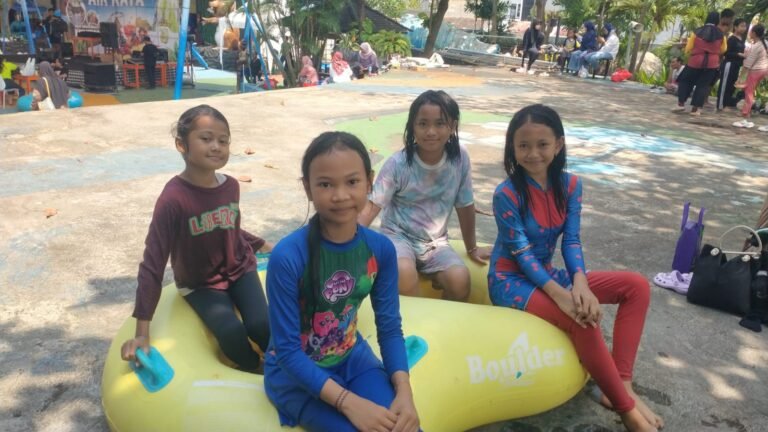 Antusiasme Tinggi, Wonderland Waterpark Karawang Dipadati Pengunjung di Libur Lebaran