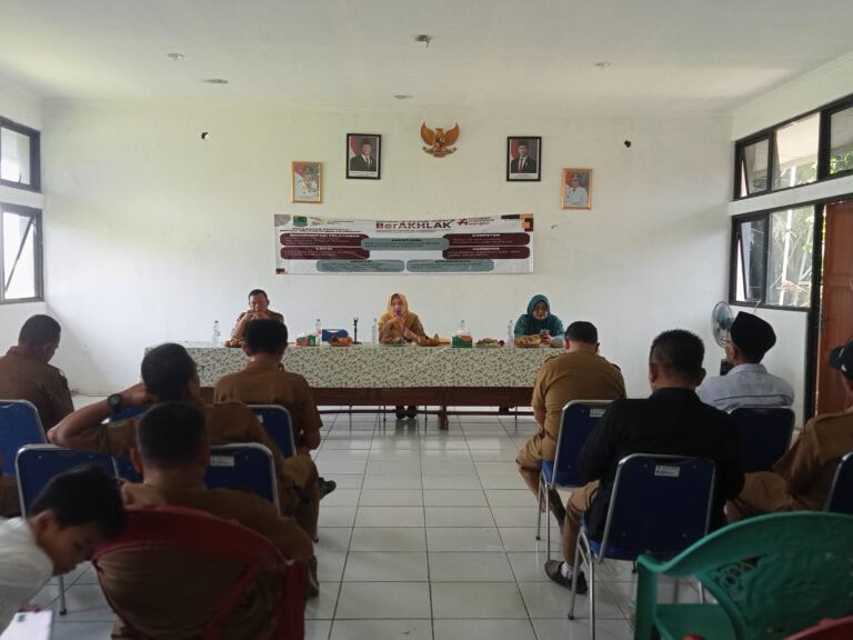 Halal bihalal sekaligus Giat Minggon Kecamatan banyusari, ibu Tri Warakanti, S.STP., M.Pd Perkuat Koordinasi dan Tingkatkan Pelayanan Publik